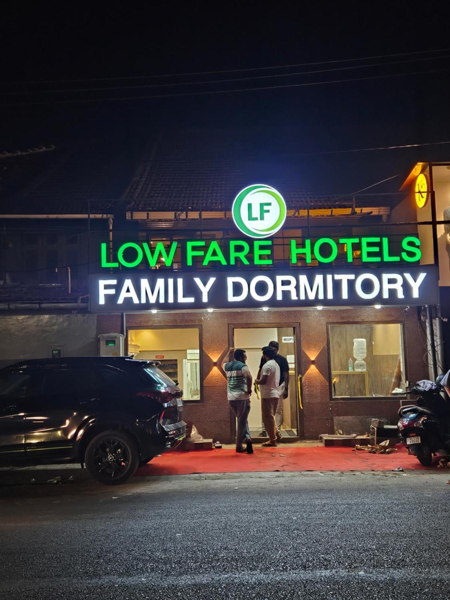 Lowfare Hotels Kozsíkóde Kültér fotó